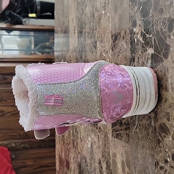 🩷 Girls Minnie Mouse Snow Boots 👢 😍 - Picture 10 of 13
